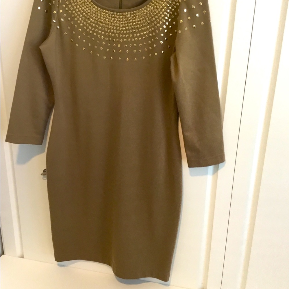 Women’s dress